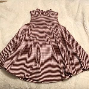 Maroon and white swing top